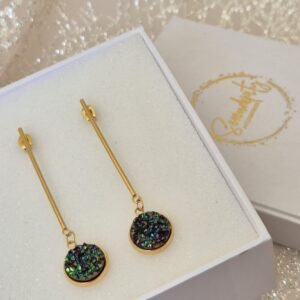 Viseće zlatne – Midnight Enigma – elegantna minđuša iz kolekcije Serendipity