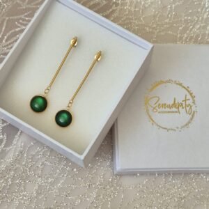 Viseće zlatne – Mystic Emerald – elegantna minđuša iz kolekcije Serendipity