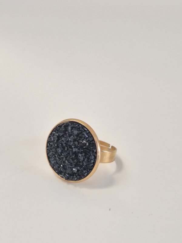 Prsten zlatni veći – Cosmic Black – elegantan prsten iz kolekcije Serendipity