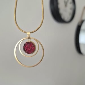 Ogrlica zlatna karika – Ruby Flame – elegantna ogrlica iz kolekcije Serendipity