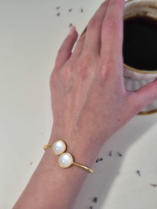 Narukvica zlatna – Pearl White – elegantna narukvica iz kolekcije Serendipity