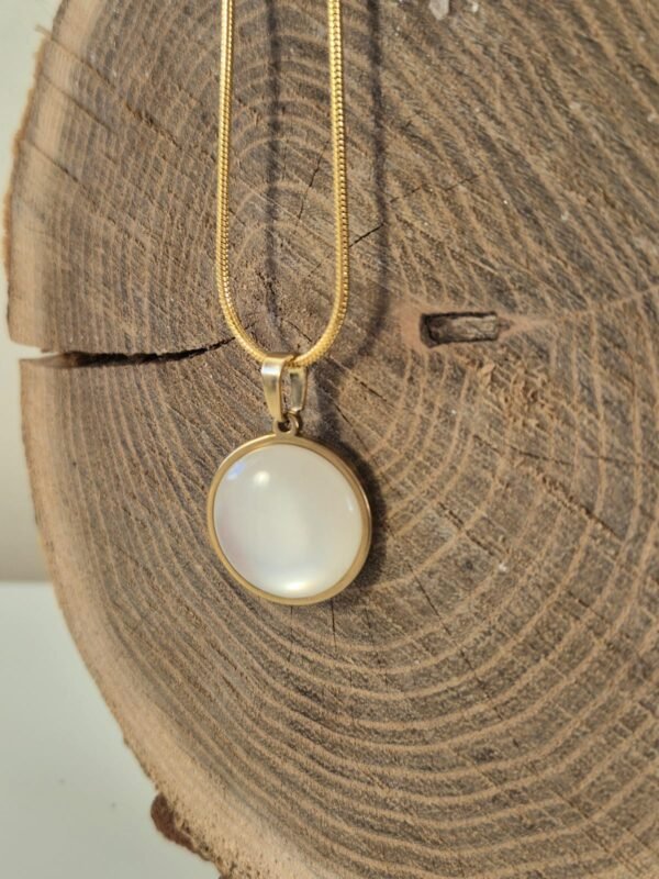 Ogrlica zlatna veća – Clouded Pearl – elegantna ogrlica iz kolekcije Serendipity
