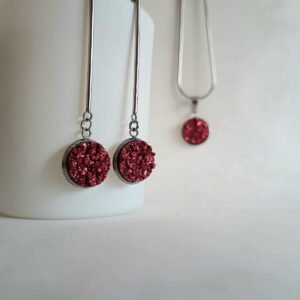 Viseće srebrne – Ruby Flame – elegantna minđuša iz kolekcije Serendipity