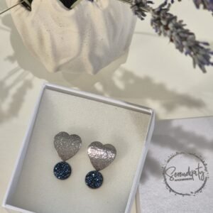 Srca srebrna – Starry Navy – elegantna minđuša iz kolekcije Serendipity