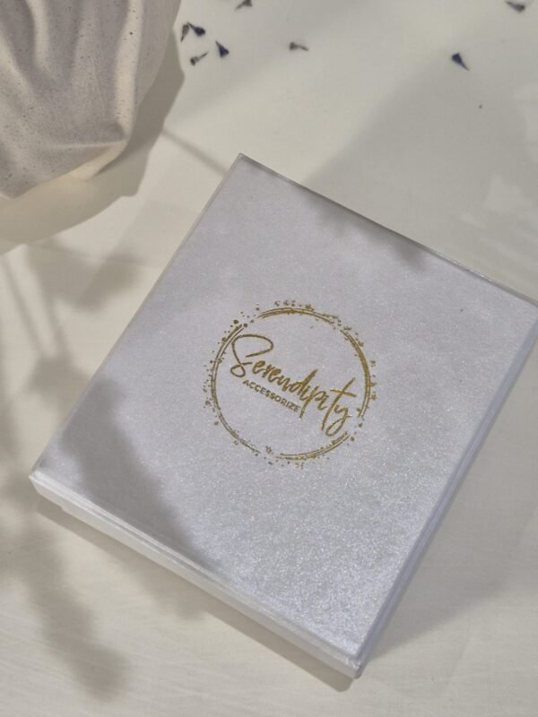 Poklon pakovanje manje – Opaline Frost – elegantna pakovanja iz kolekcije Serendipity