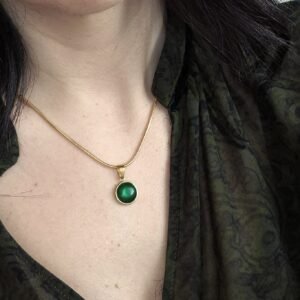 Ogrlica zlatna manja – Mystic Emerald – elegantna ogrlica iz kolekcije Serendipity